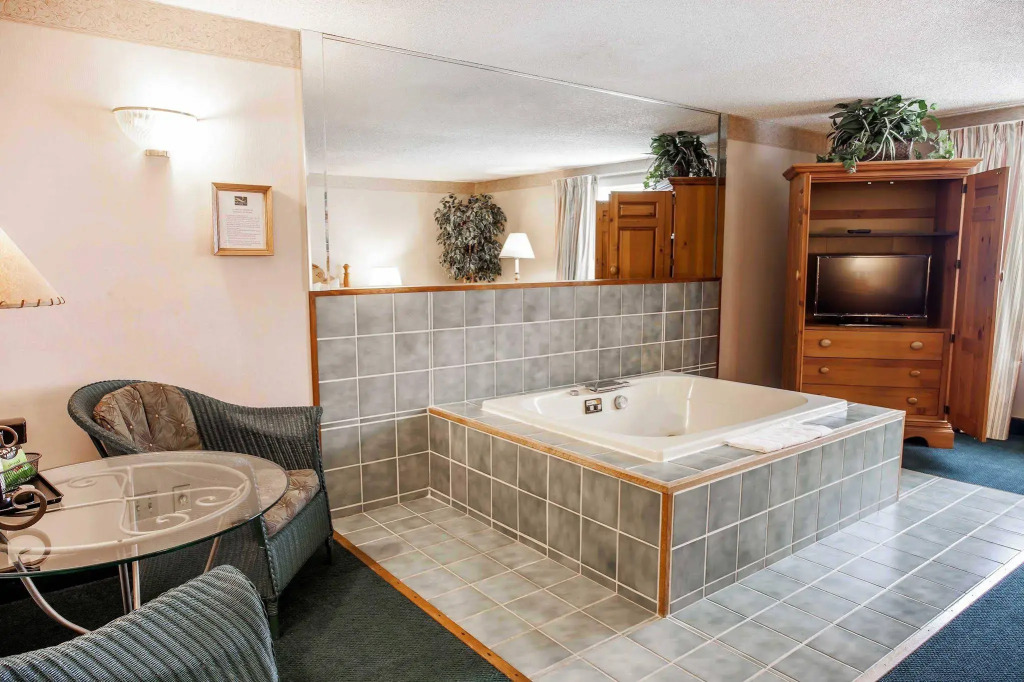 Quality Inn & Suites Bremerton