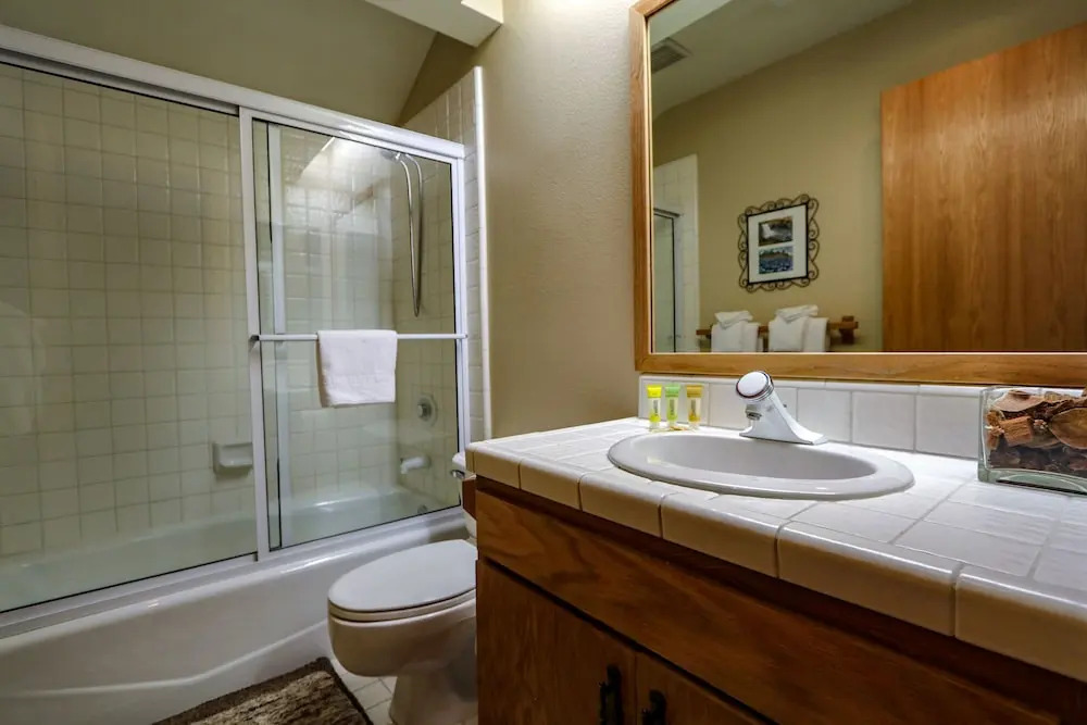 Snowcreek 878 2 Bedrooms 3 Bathrooms Condo