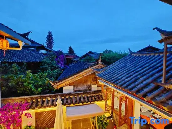 Mai Xiao Mai Resort Courtyard