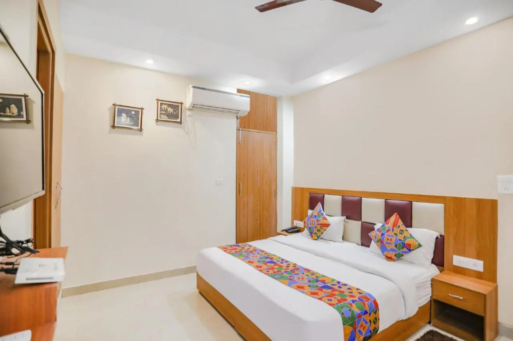 FabExpress Royal Stay