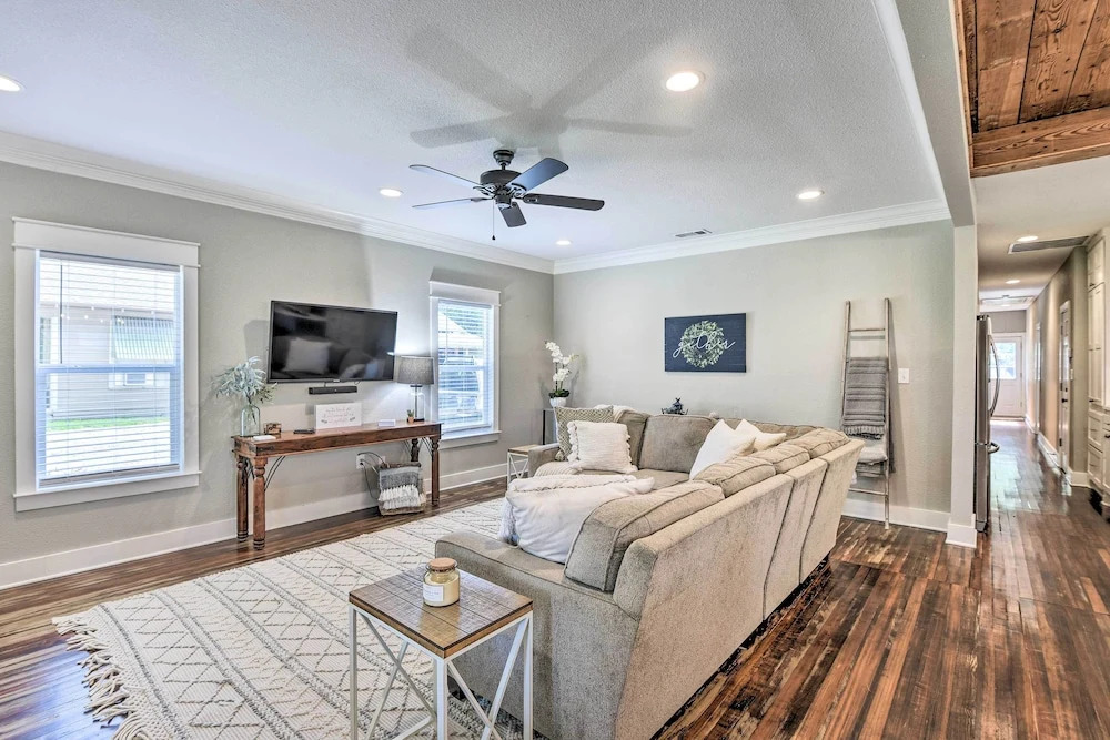 Historic + Fully Renovated Waxahachie Home!