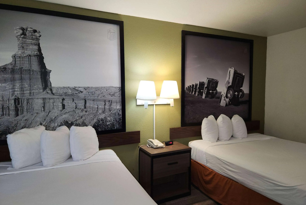 Super 8 by Wyndham Austin North/University Area