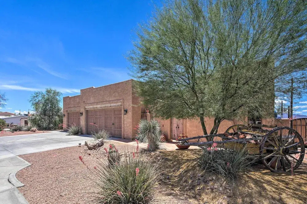 Patio, Grill & Yard: Pet-friendly Lake Havasu Gem