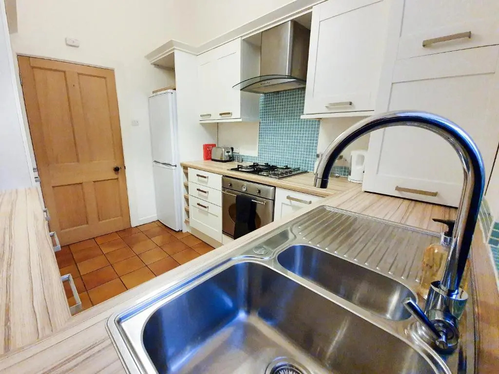 Linburn House Apartment