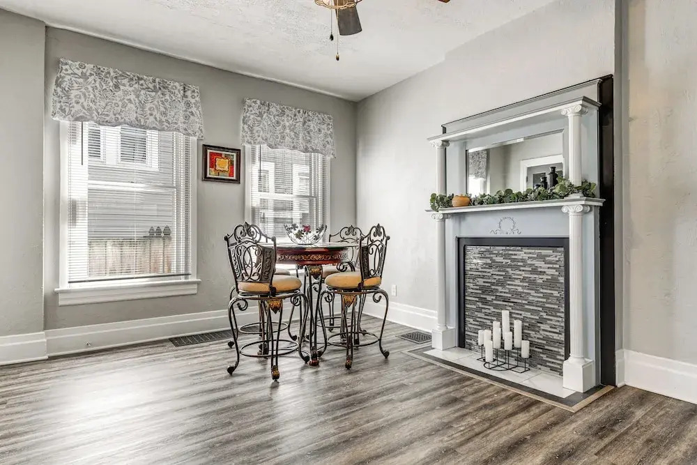 1 Mi to Niagara Falls! Family Home w/ Shared Yard
