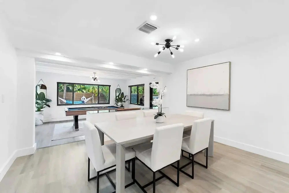 Sunset Lane by Rove Travel Home With Pool & Hot Tub