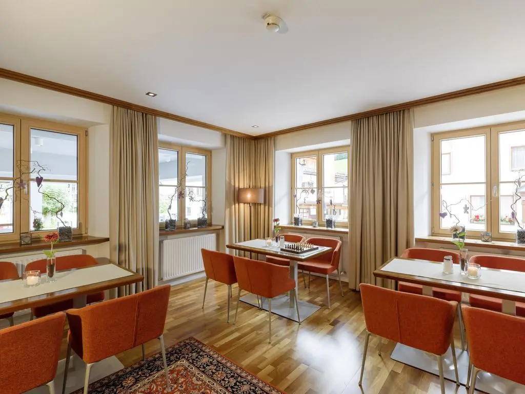 Quality Hosts Arlberg - Hotel Goldenes Kreuz B&B - Sommerkarte Premium inklusive