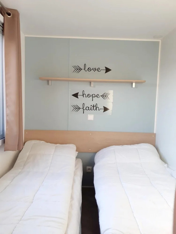 Property With 3 Bedrooms in Les Mathes, With Pool Access, Enclosed Gar