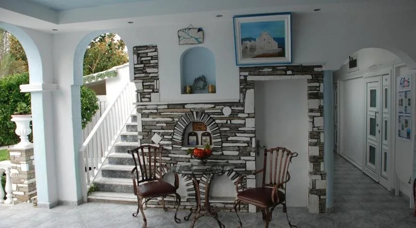 Diaporos Hotel