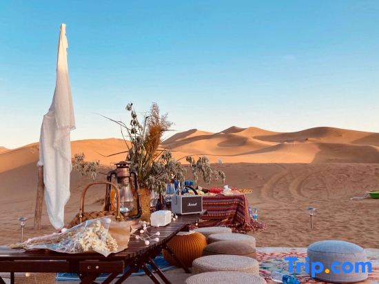 Stay overnight at the Desert Lakeside Camping Hotel