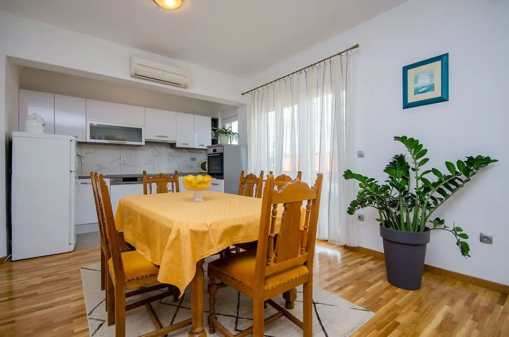 Apartments Toma