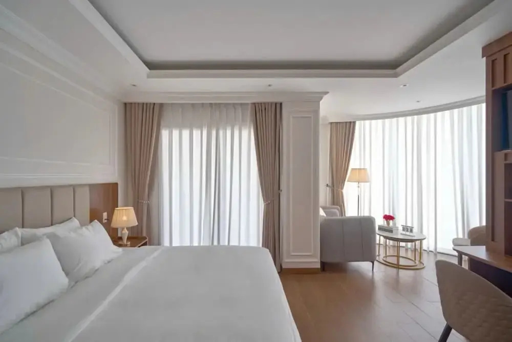 Lyns Hotel