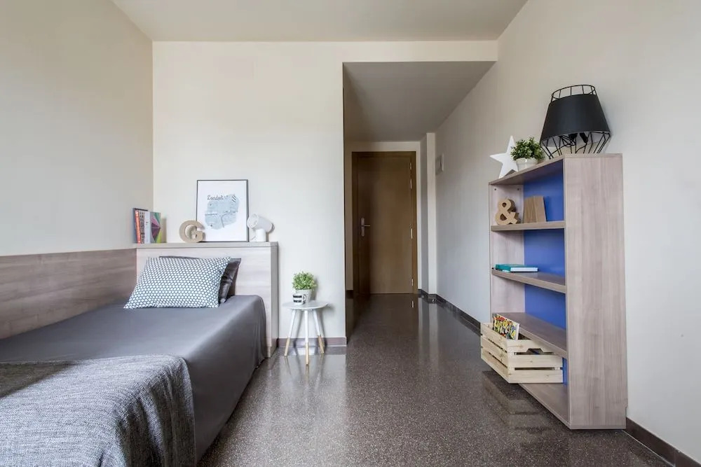 Residencia Universitaria Resa Hernán Cortés - Centro Adscrito a REAJ
