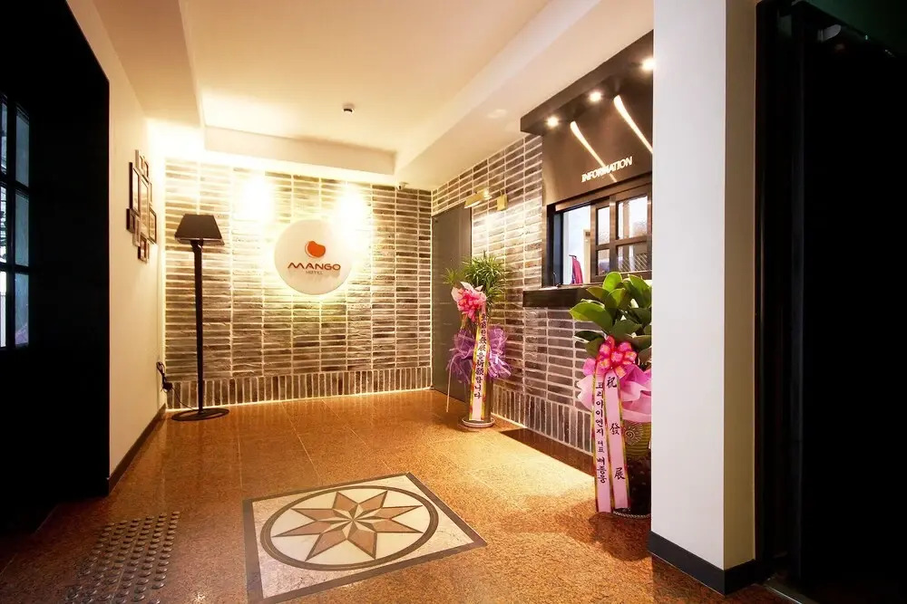 Mango Hotel