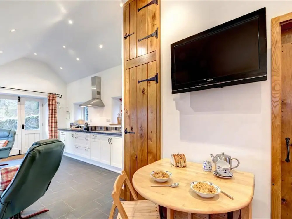 A Spacious Holiday Home in the Beautiful Cumbria Countryside, With Private Parking