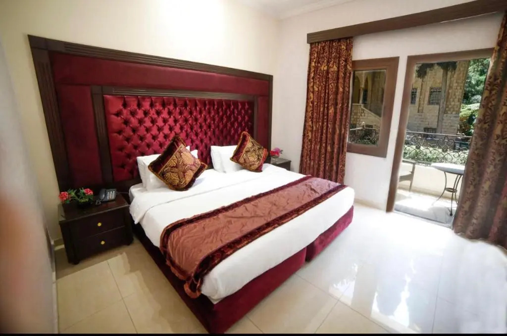 Q Hotel