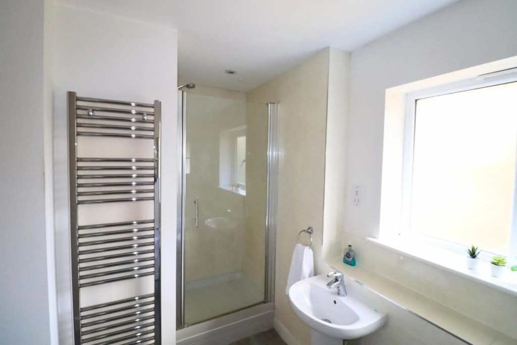 Wokingham - Large 2 bedroom Apartment