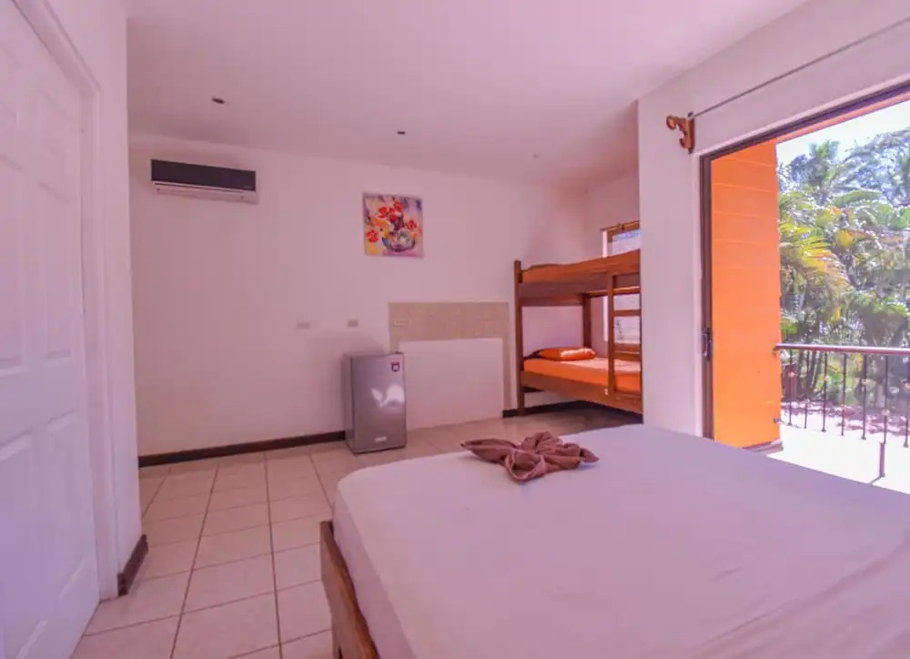 Tramonto ROJO Santa Teresa Guest House