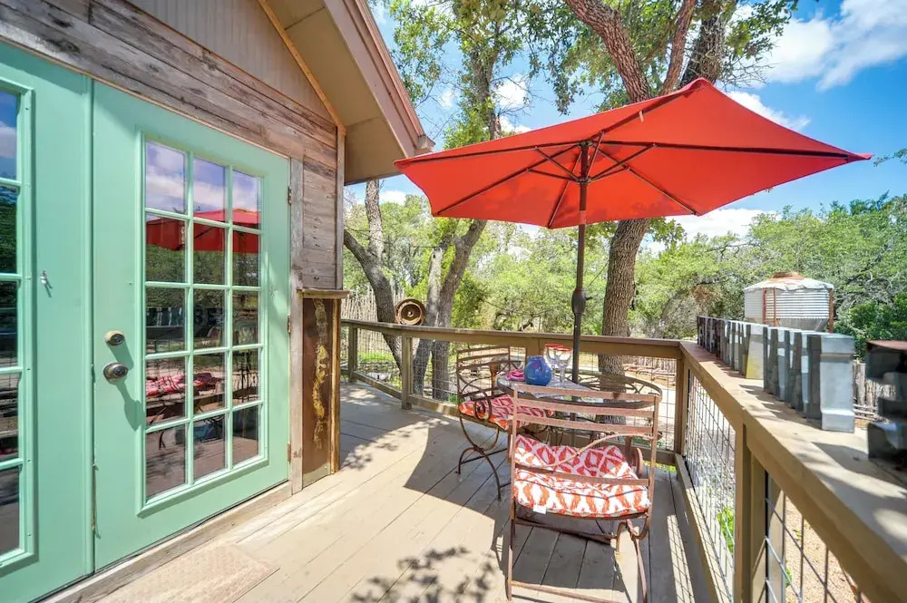 Snuggle Inn' Wimberley Cabin w/Fire Pit+Deck