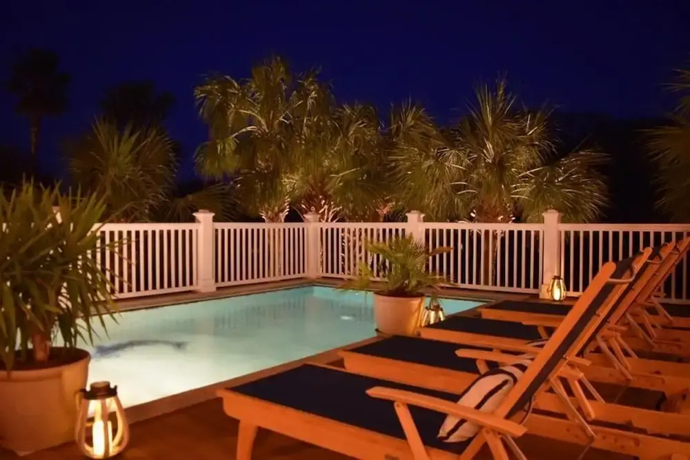 1 Palm Court