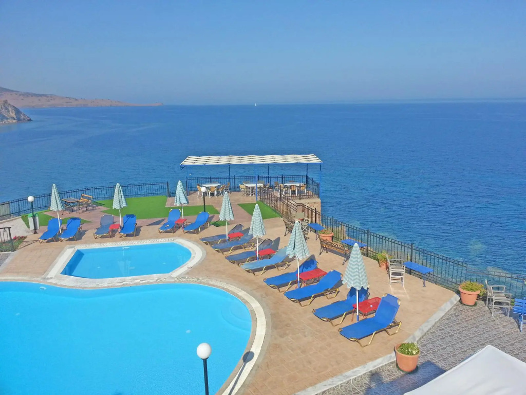 Anaxos Hill Village