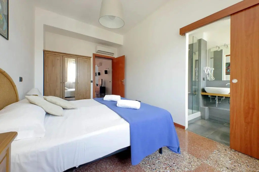 Silvanos Home In Rome