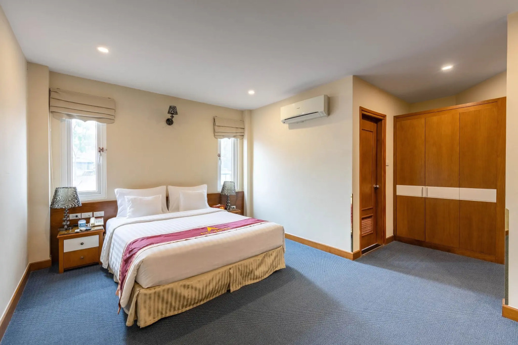 A25 Premium Hotel - 23 Quán Thánh