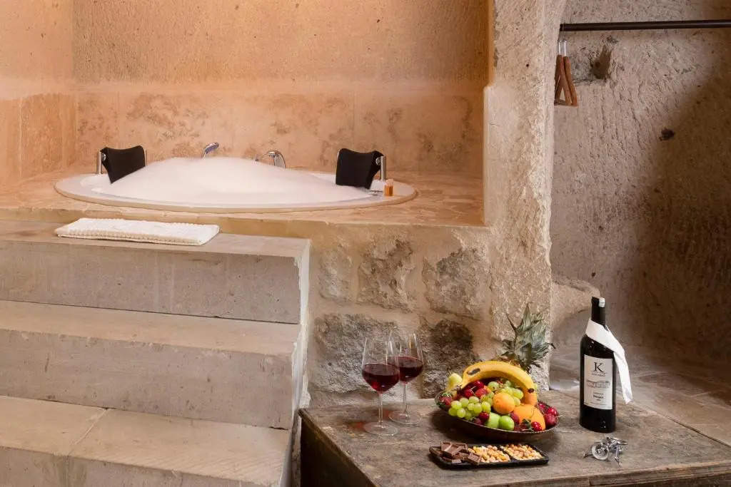 Cappa Via Cave Hotel