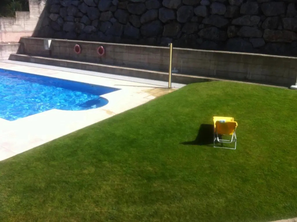 Apartamento con jardin