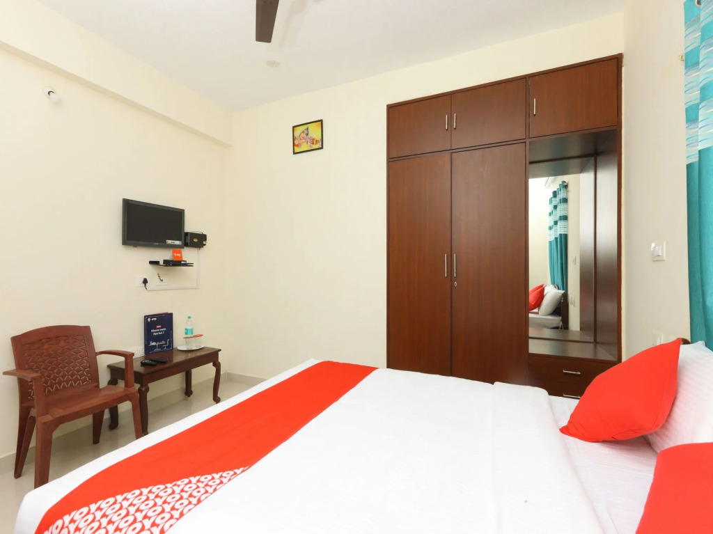 OYO 15701 River View Residency