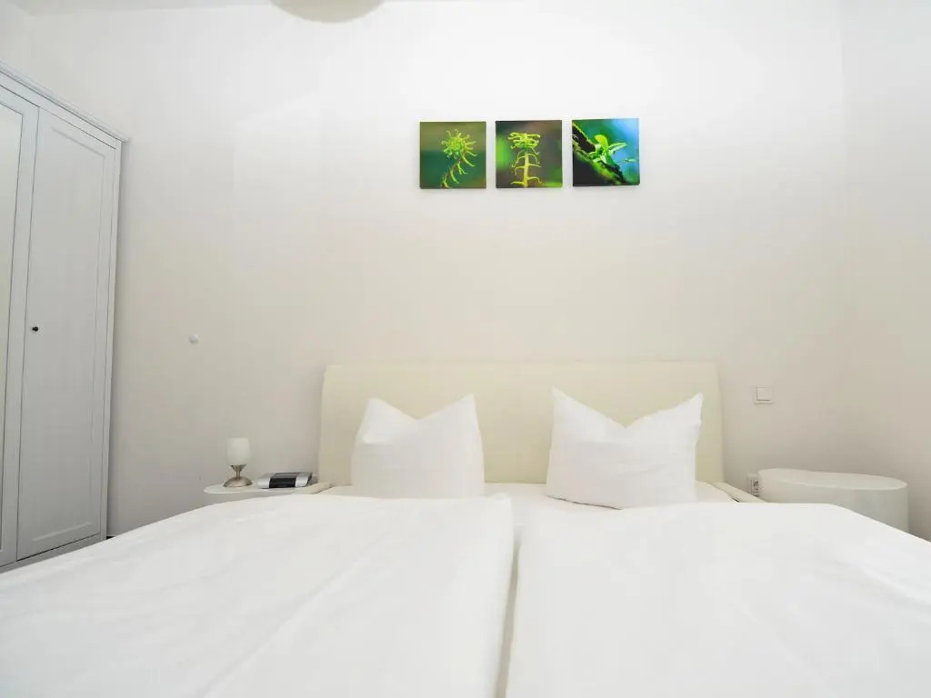 Villa Lena mit Fahrstuhl und Bäcker im Haus, direkt an der Flaniermeile