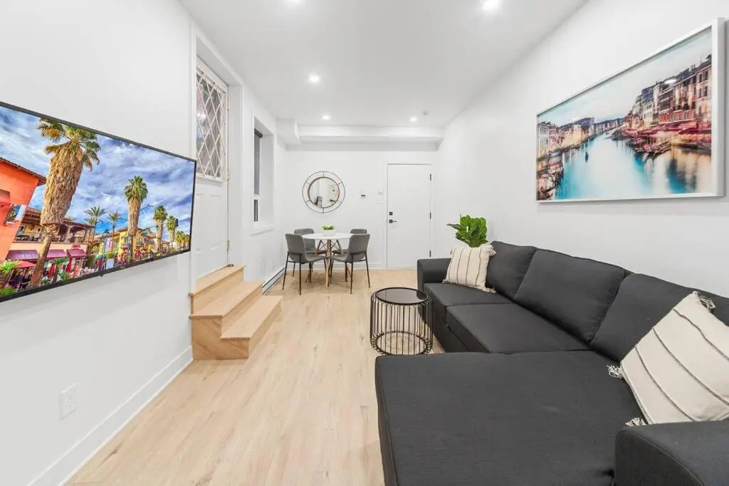 Stonewall Suites
