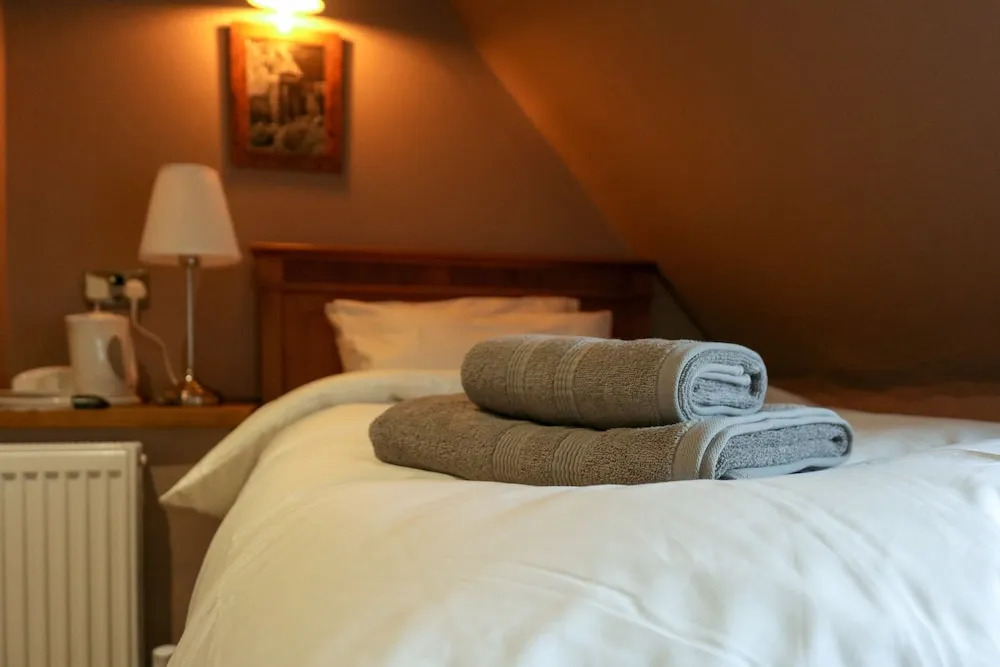 The Hollybush Inn and B&B