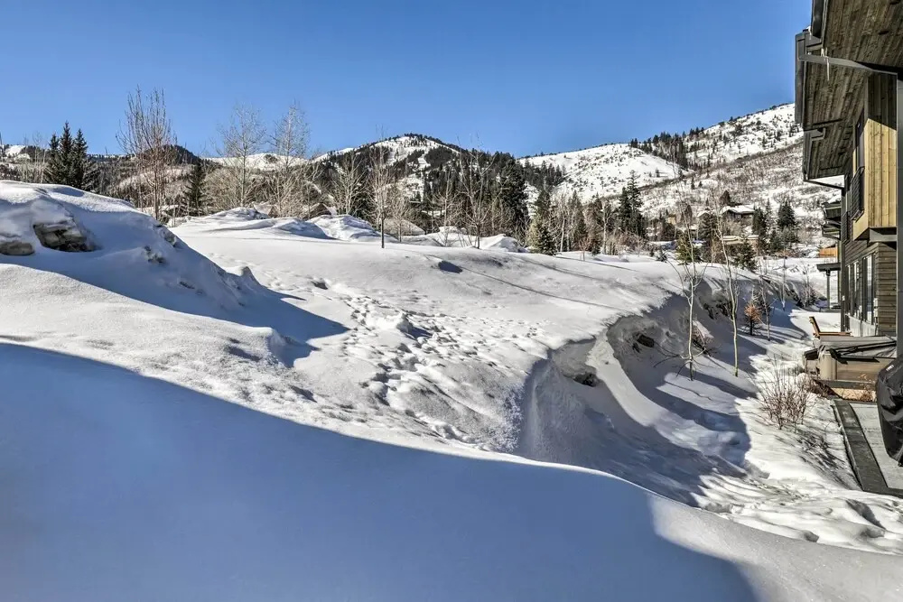 Luxe Park City Townhome w/ Hot Tub: 1/2 Mi to Lift