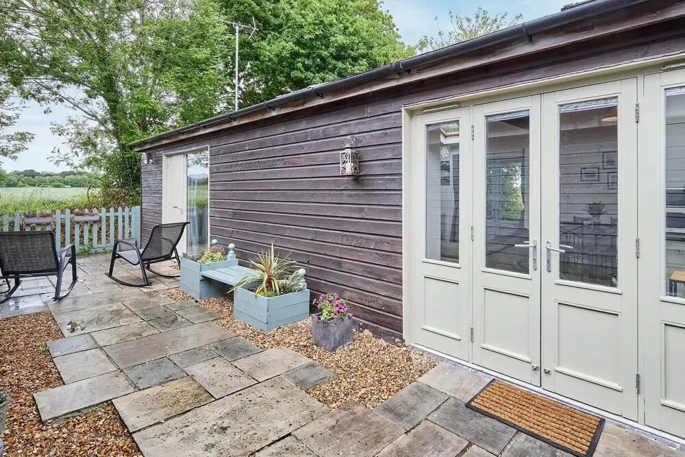 Host Stay Kestrel Cottage