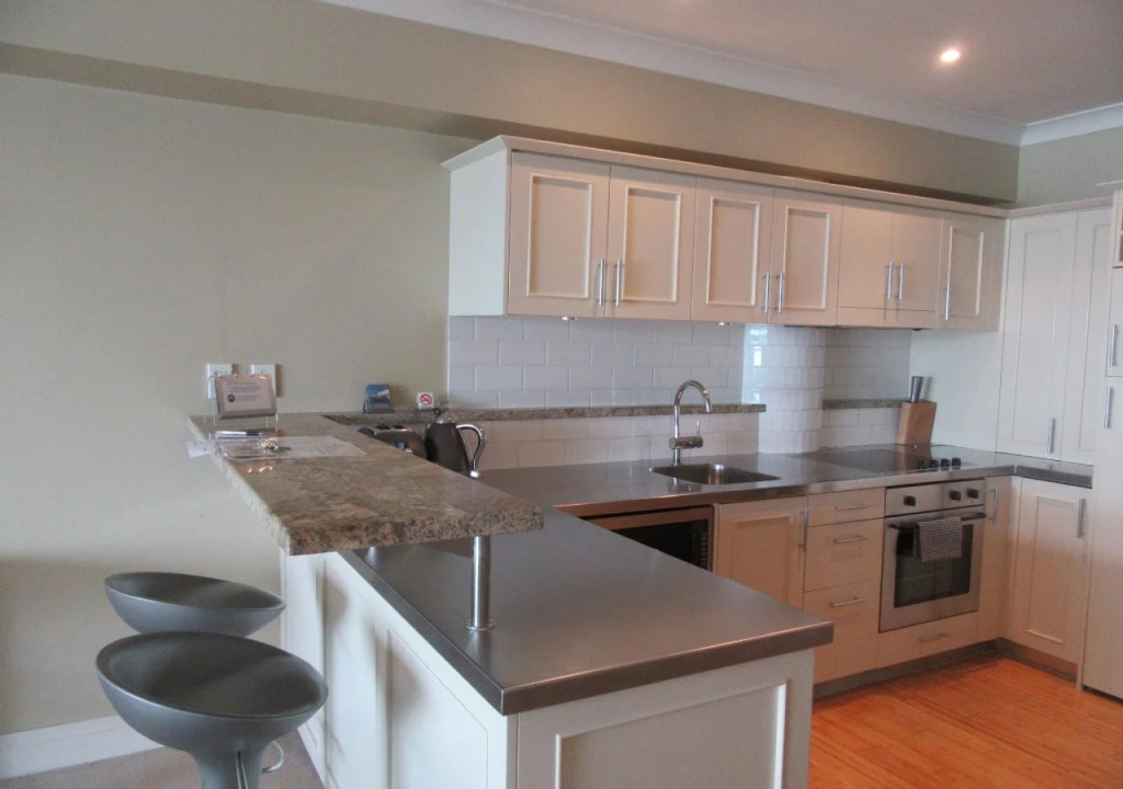 Spacious 3-Bed Waterfront Apartment