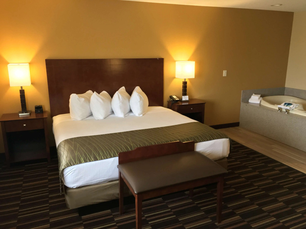 Best Western Falcon Plaza - Bowling Green