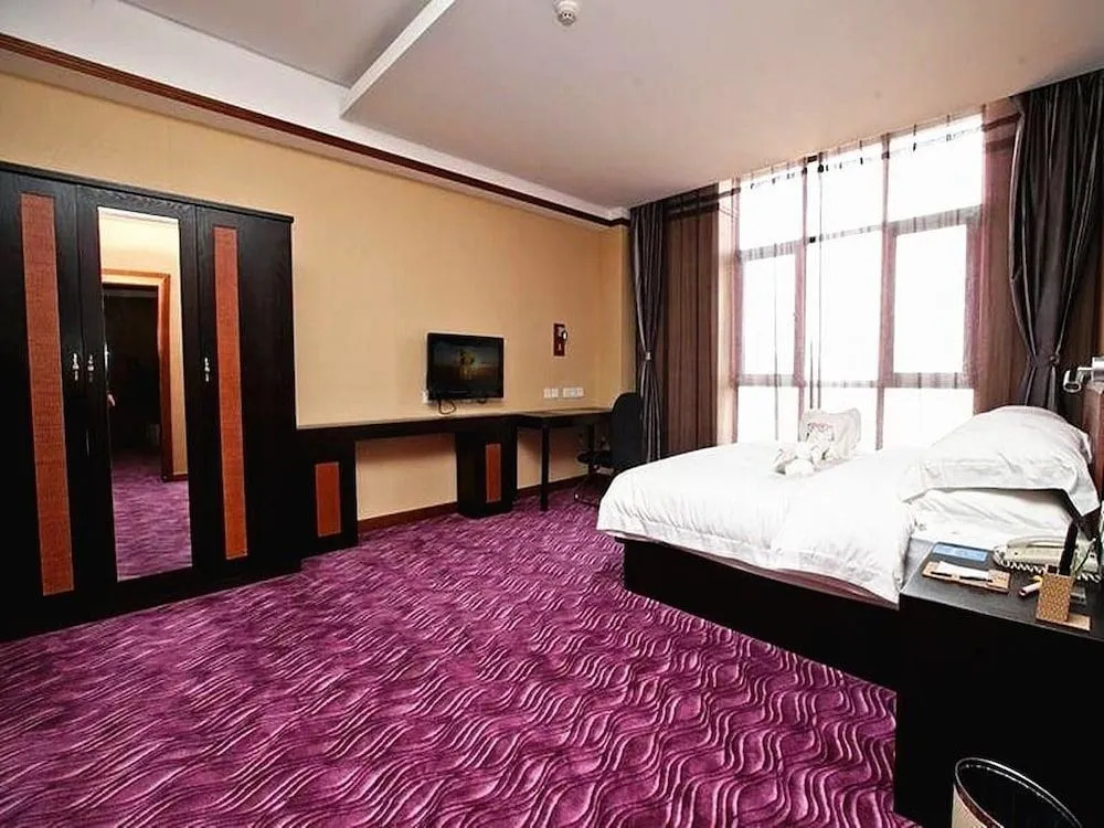 Kunming Maple Palace Hotel