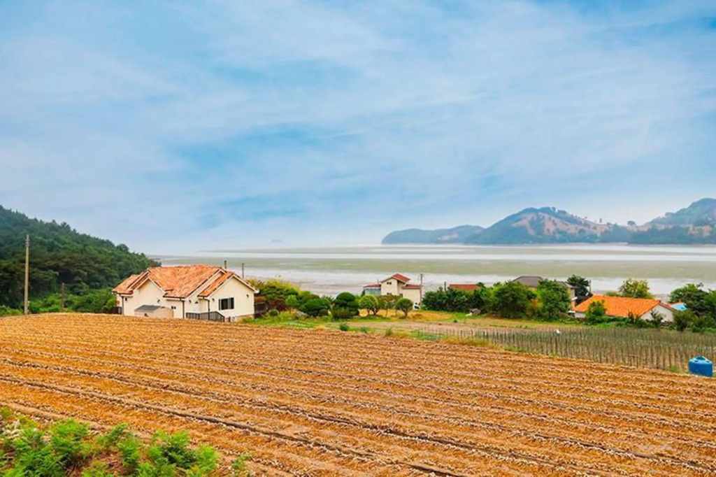 Namhae Gonige Pension