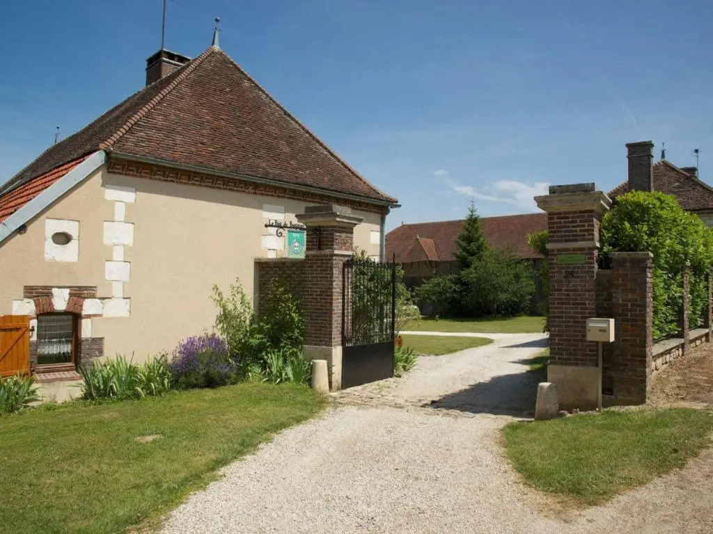 Gîte Bucey-en-Othe, 3 pièces, 4 personnes - FR-1-543-8
