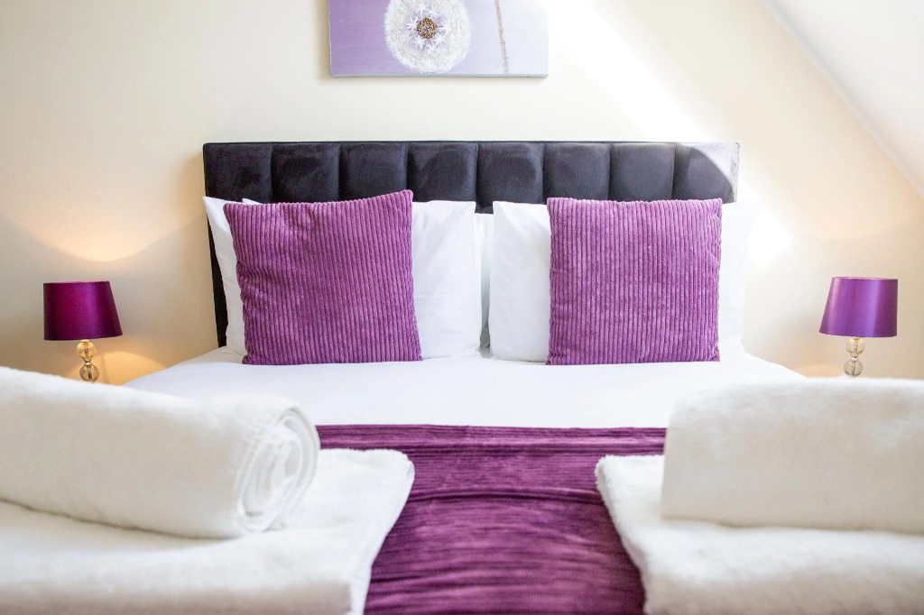 Velvet 2-bedroom Apartment Clock House - Hoddesdon