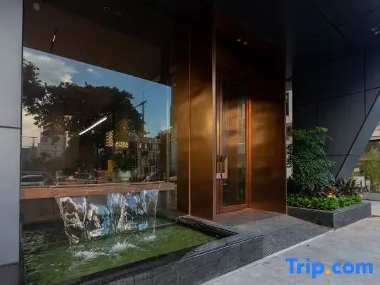 Tanks Hotel