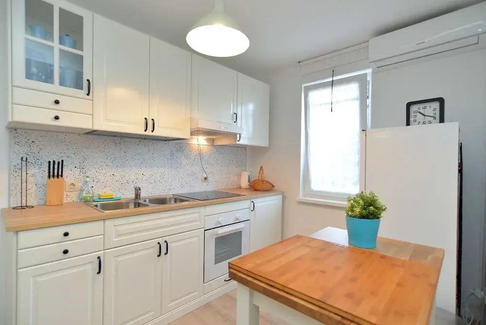 Apartment 1660