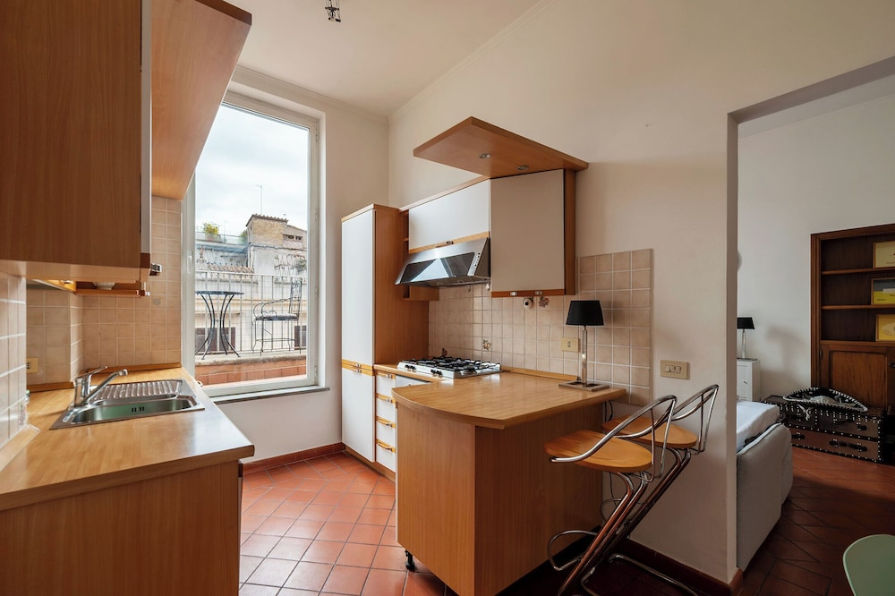 Modern Apt near Piazza di Spagna