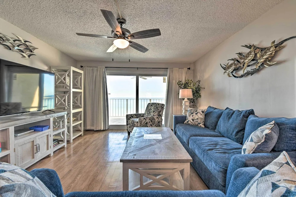 Beachfront PCB Escape w/ Free Beach Chair Services
