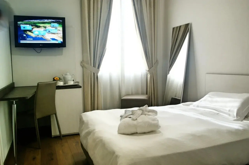 Puccini Hotel Milan, Tapestry Collection By Hilton