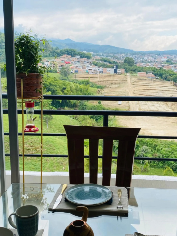 Colibri's Penthouse With Wild Hummingbirds & Views