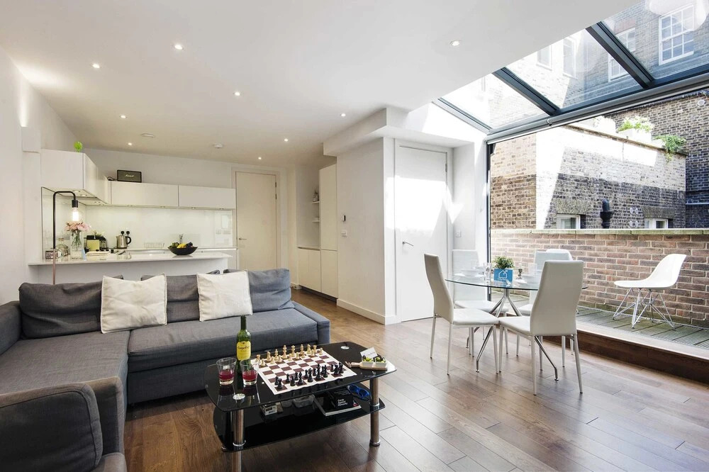 Bright Baker Street Apartment - AZS