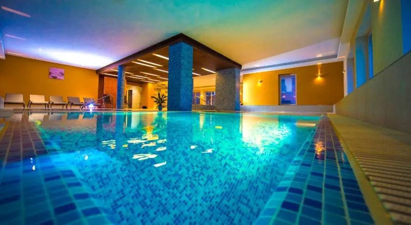 Royal Club Hotel