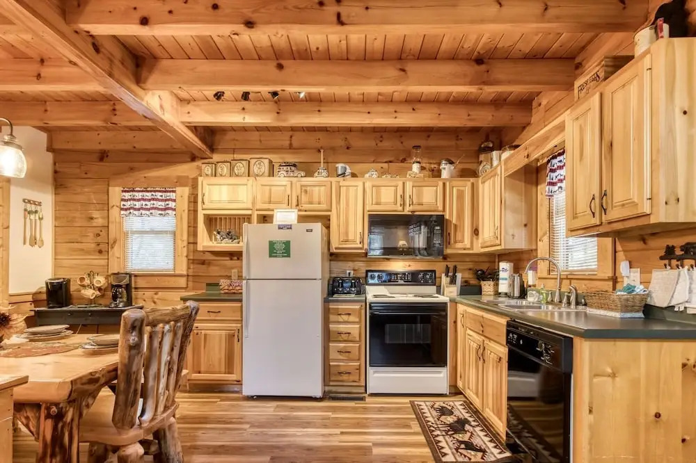 Er 247 - Legacy Lodge Great Location - Close To Town! 2 Bedroom Cabin by RedAwning